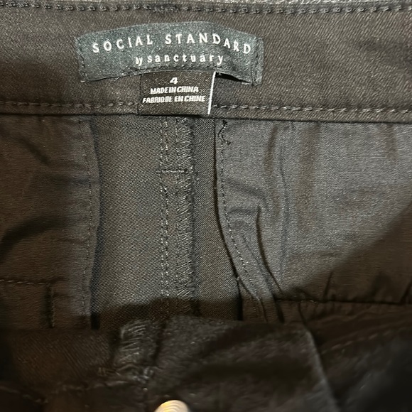 Social Standard by Sanctuary Logan Black Crop Utility Pant Zipper Ankle … - Picture 8 of 12